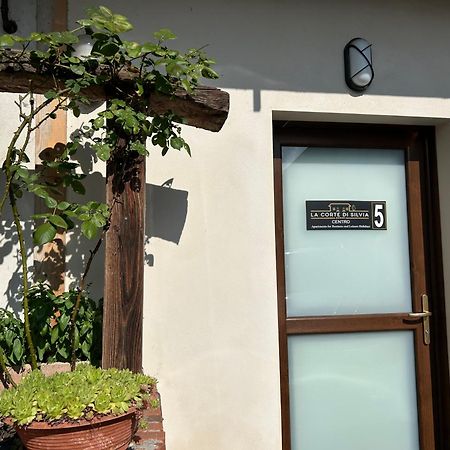 La Corte Di Silvia Centro Sesto Calende Luaran gambar